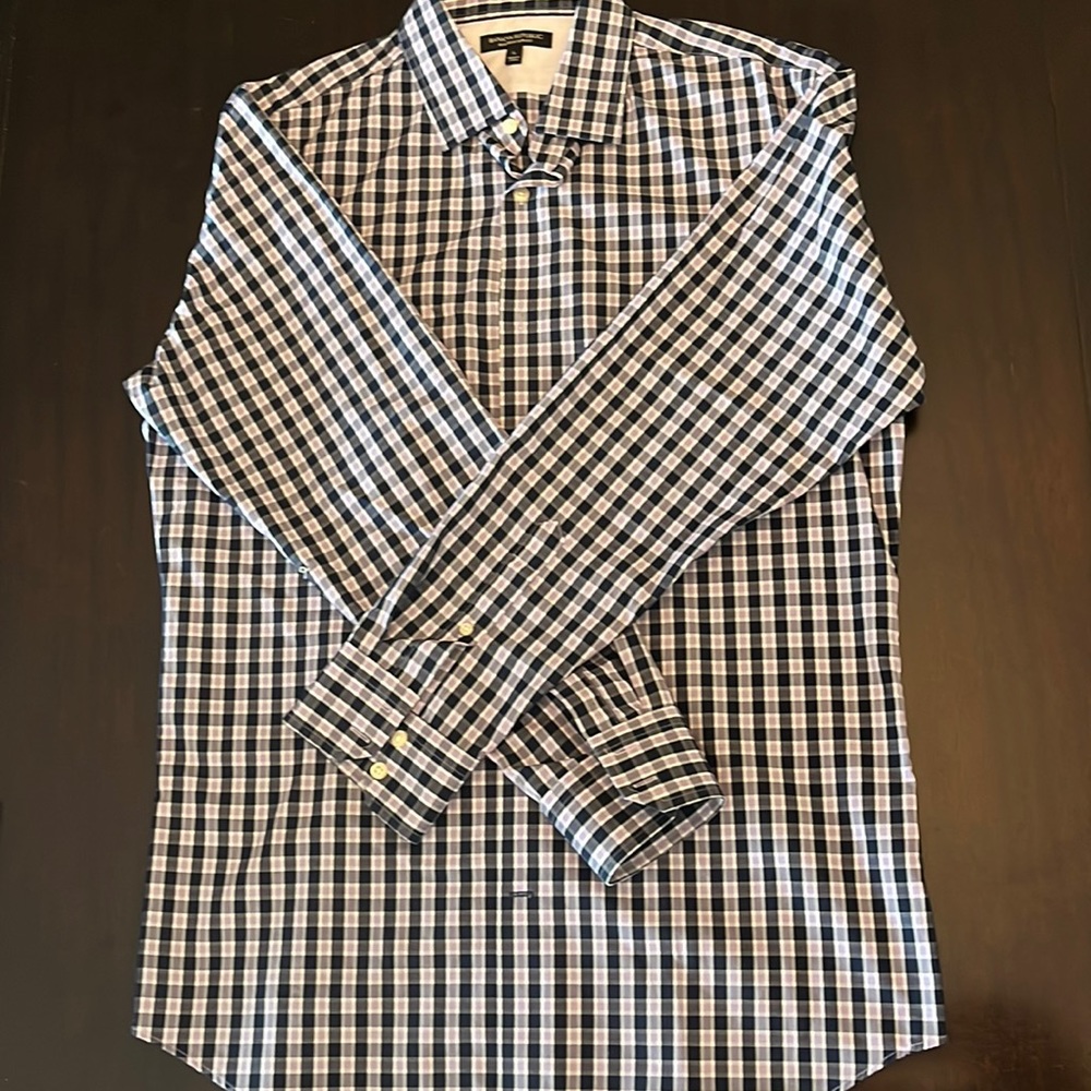 Banana Republic Non Iron Slim Fit Large dress shirt. NWOT